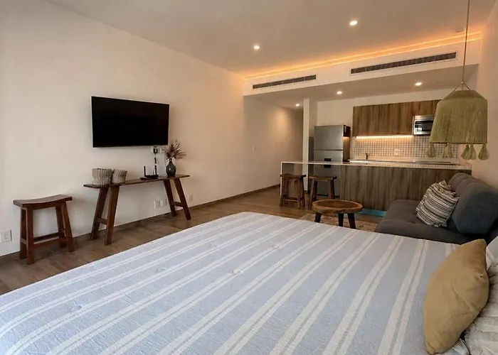 Apartamento Upscale Playacar W Balcony & 4 Pools *