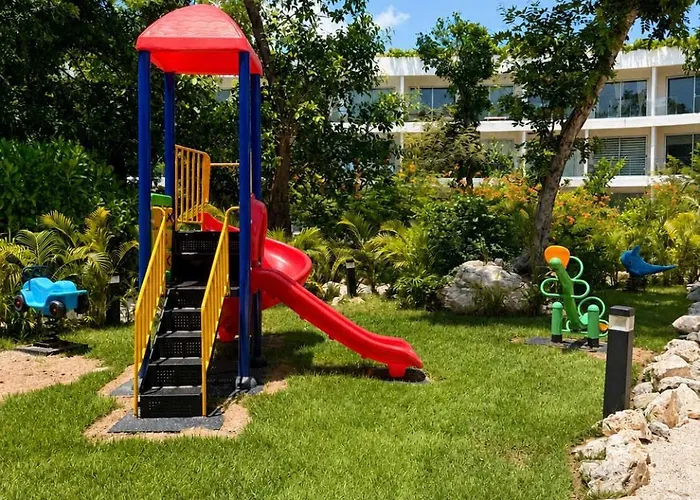 Upscale Playacar W Balcony & 4 Pools Apartamento *
