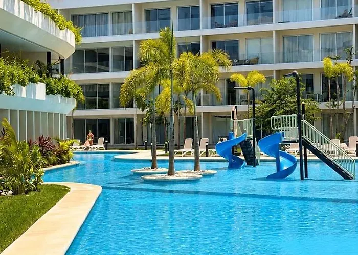 Upscale Playacar W Balcony & 4 Pools * Playa del Carmen